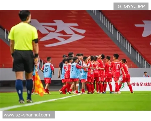 探讨当今足坛的传奇人物与他们的影响力 探讨当今足坛的传奇人物与他们的影响力